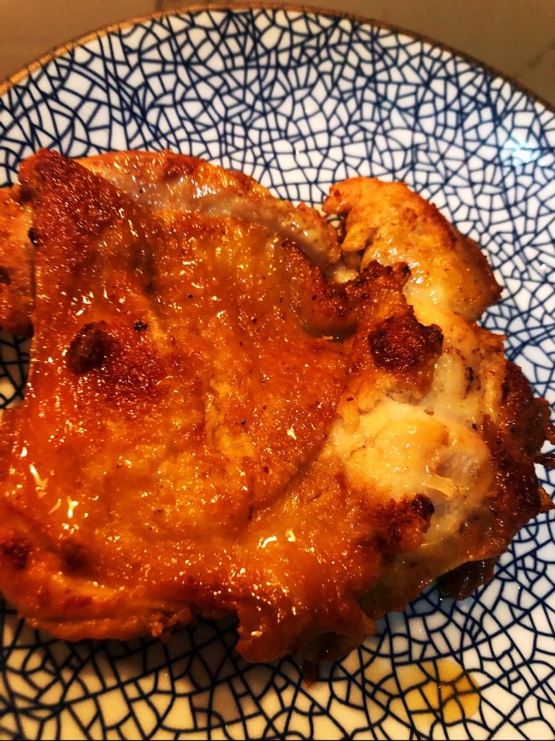 鲜嫩多汁的～煎鸡腿儿饭