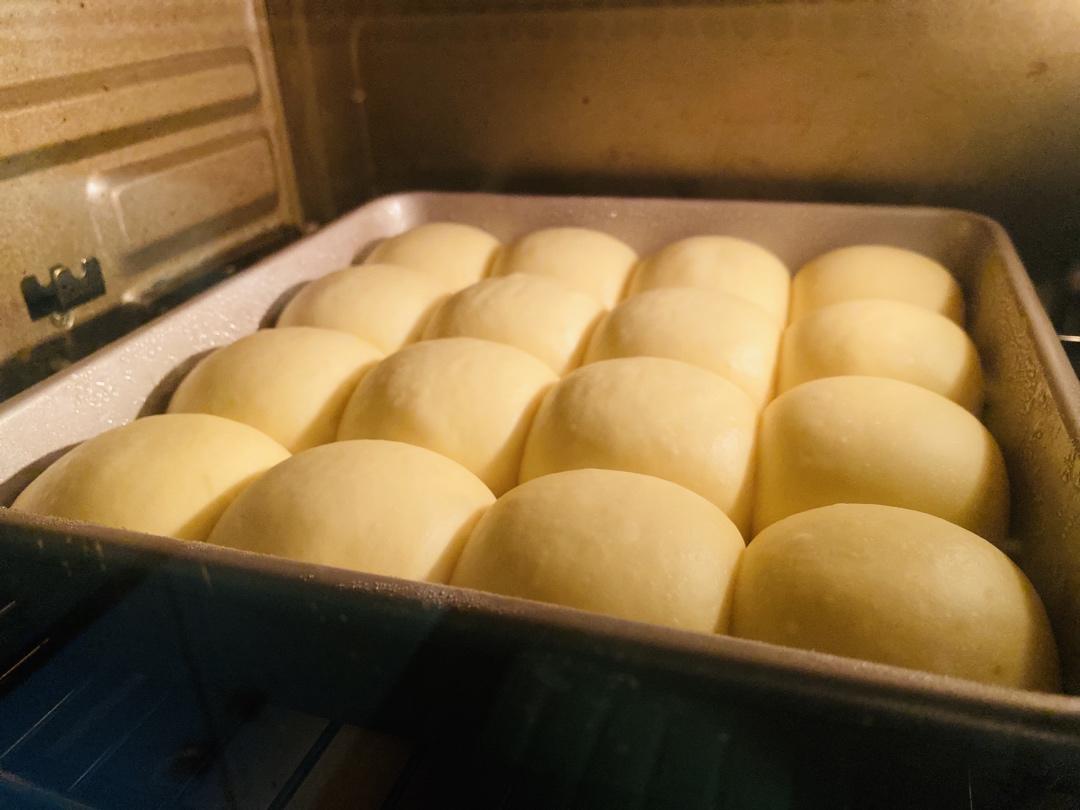 快手椰蓉小餐包（一次发酵照样柔软又拉丝）