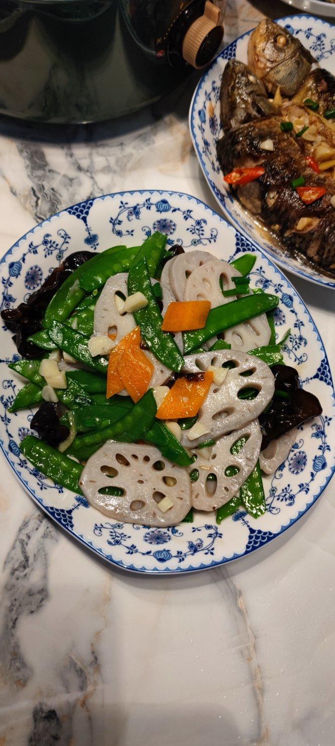 素菜也可以这么美—荷塘小炒