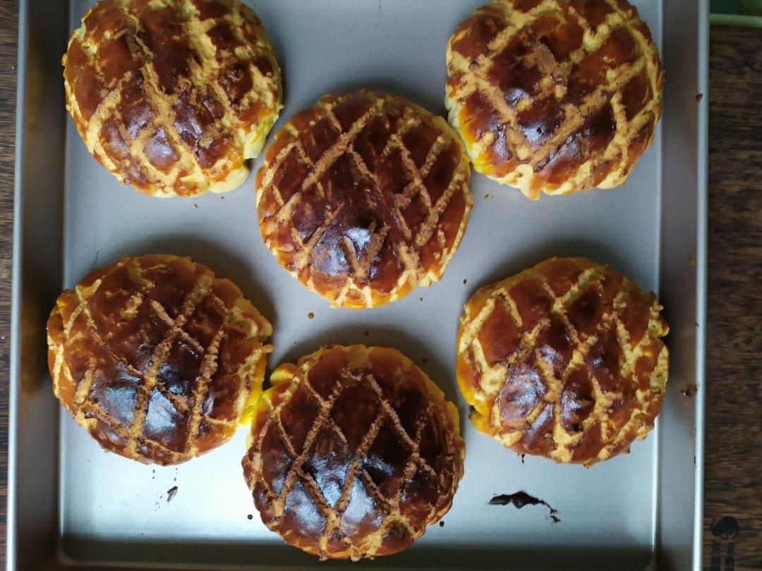 好吃到炸裂的港式菠萝包（附带制作酥皮的小视频）