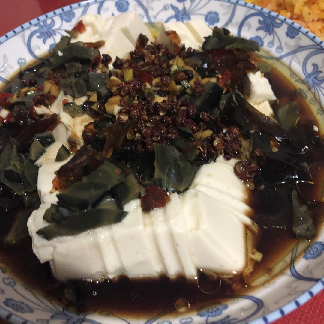 皮蛋拌豆腐