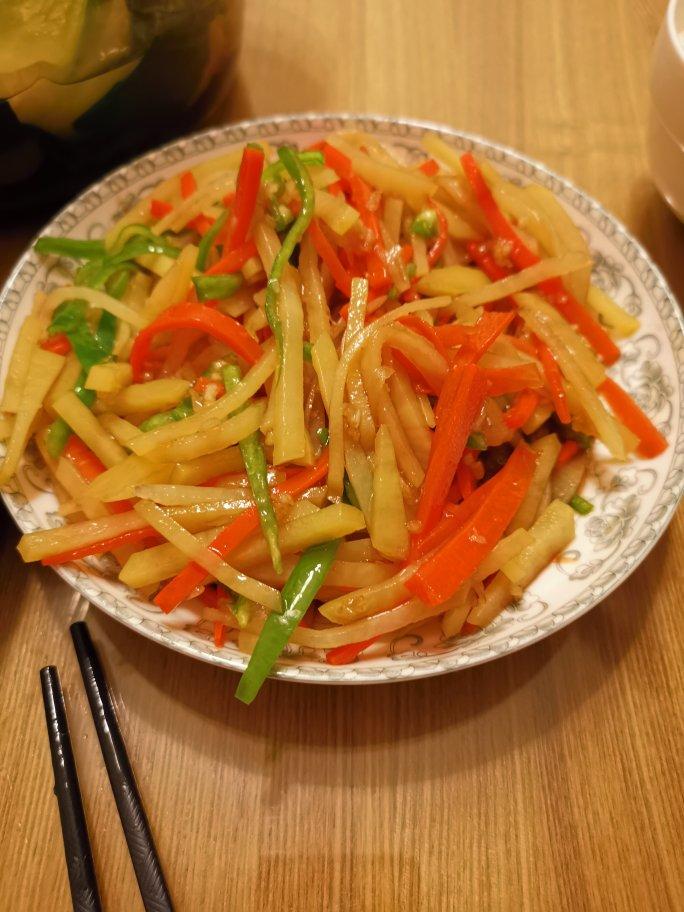 凉拌土豆丝，爽口开胃
