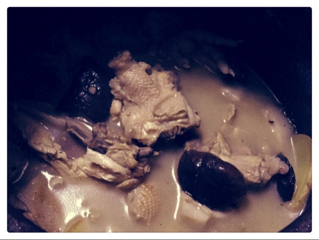 香菇炖鸡汤