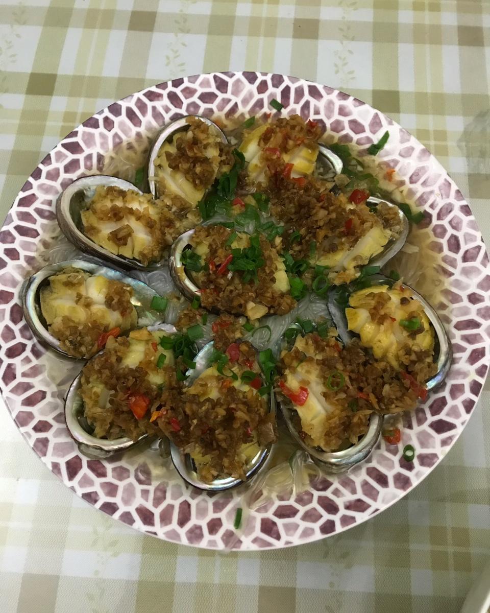 蒜蓉粉丝蒸鲍鱼
