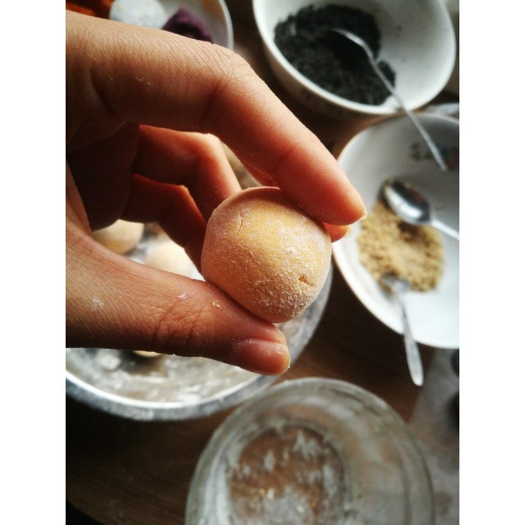 南瓜汤圆（黑芝麻馅）