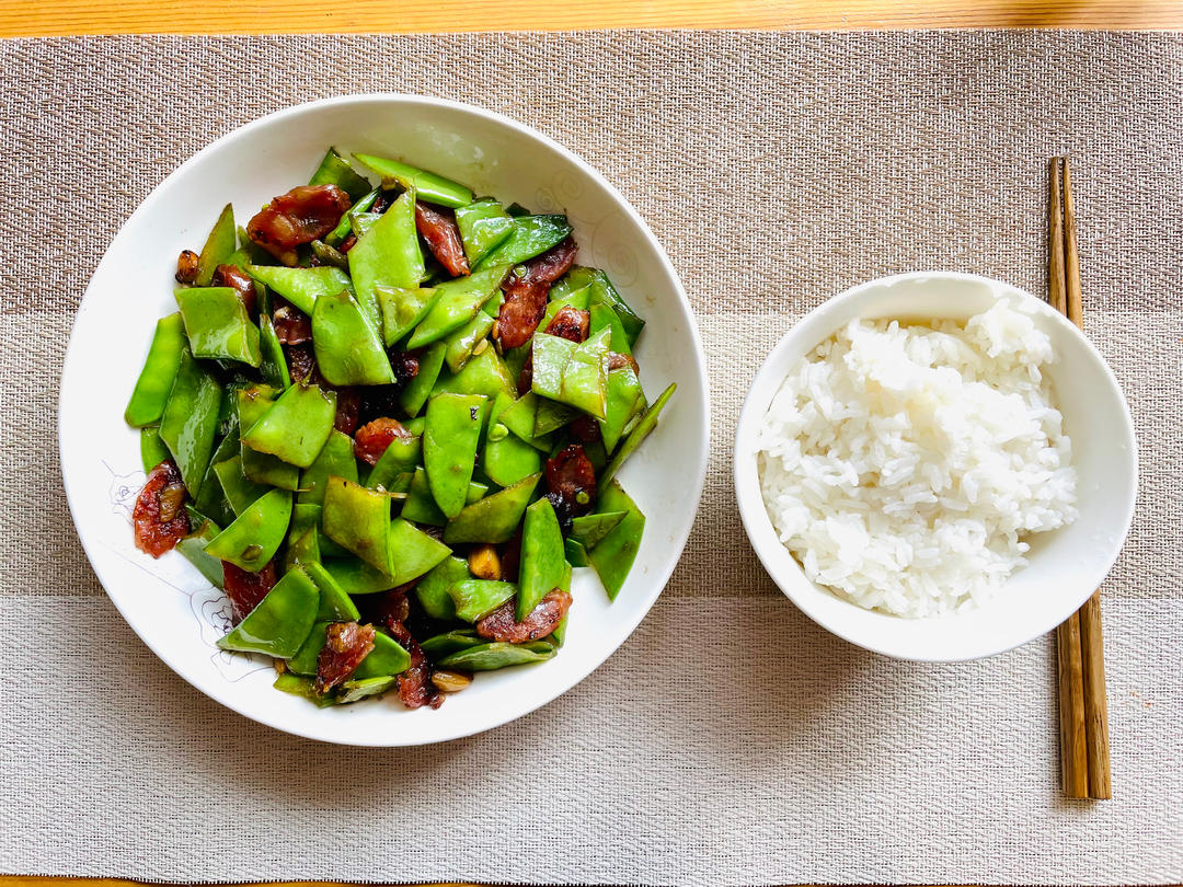 无比简单的荷兰豆炒腊肠，营养又好吃～！