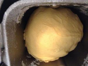 奶香南瓜馒头（面包机版）的做法 步骤3