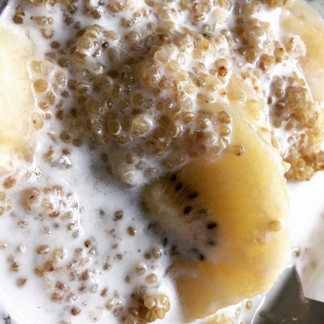 藜麦杂果酸奶 Mixed Fruits Quinoa Yogurt Bowl