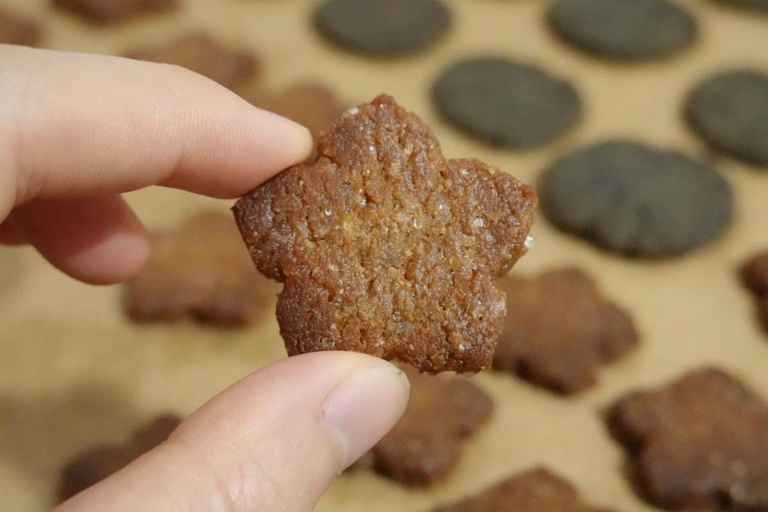 无黄油黄豆粉味噌牛奶脆饼（冰饼干）的做法