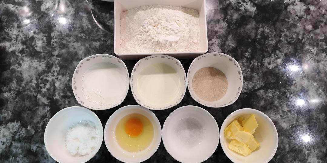 纯奶手撕吐司的做法 步骤1