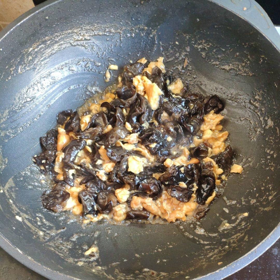 木耳炒鸡蛋