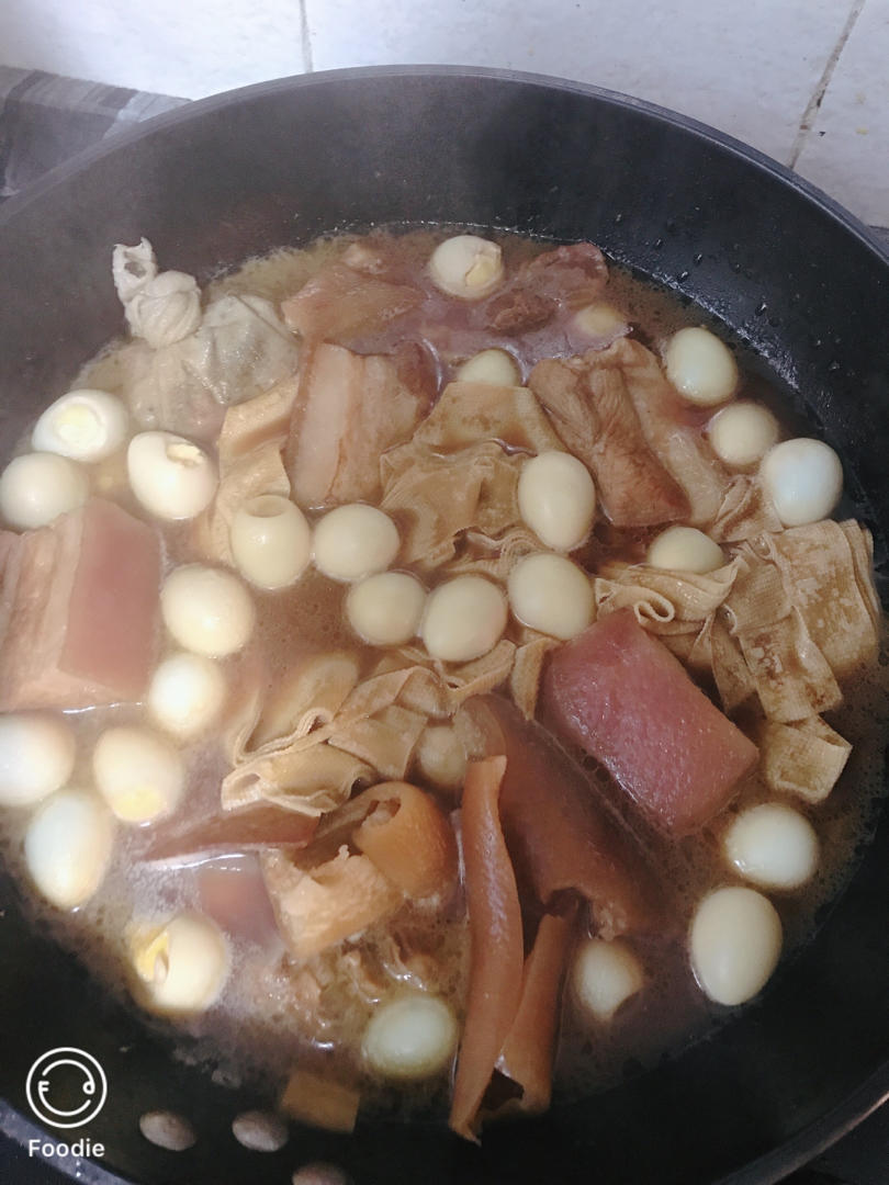 传统家乡卤味（卤五花肉、鸡爪、鸭胗等）