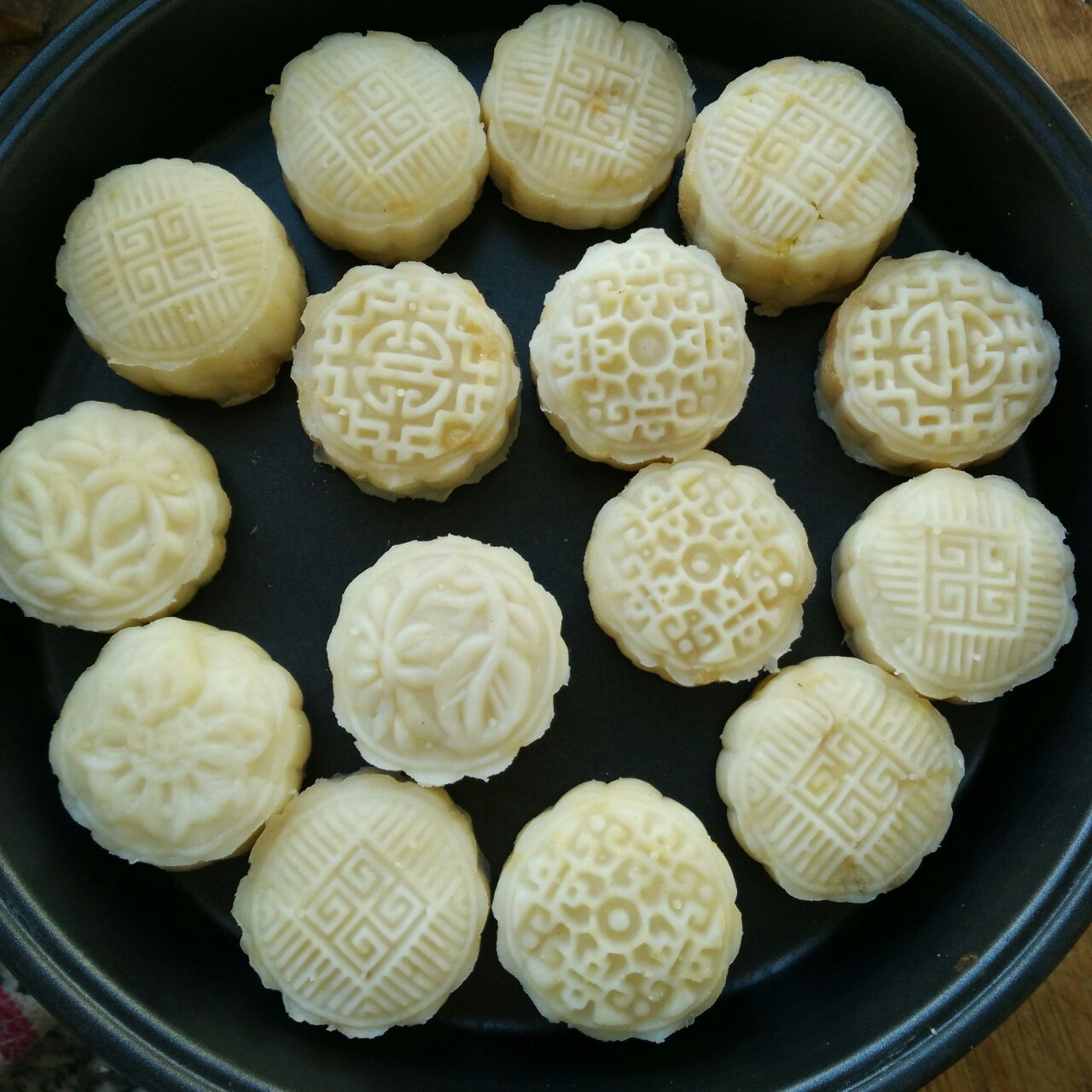 奶黄冰皮月饼