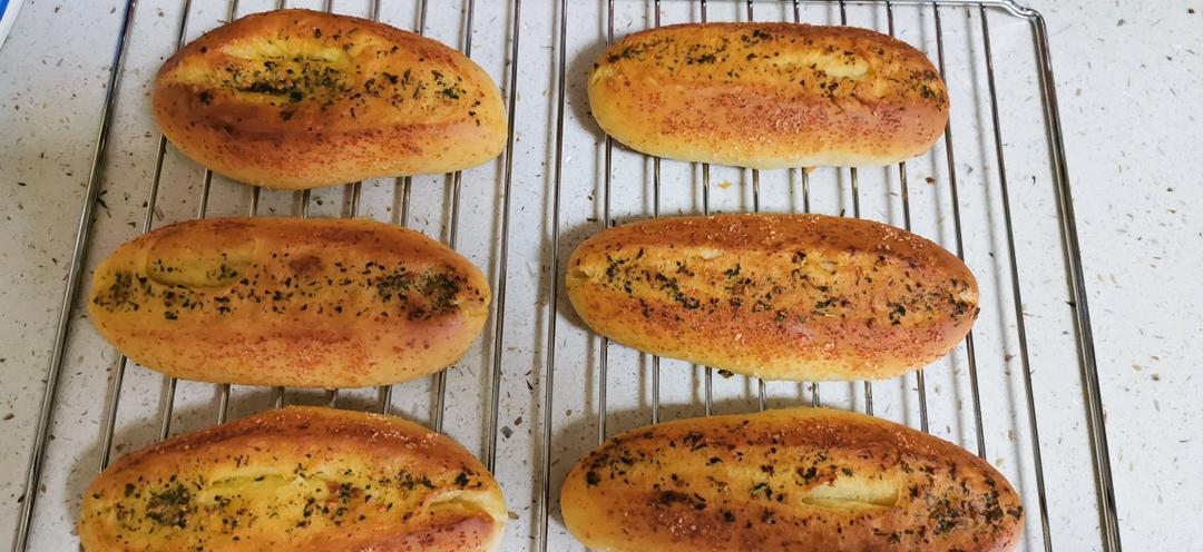 【复刻山姆蒜香乳酪软法面包】香气天花板！