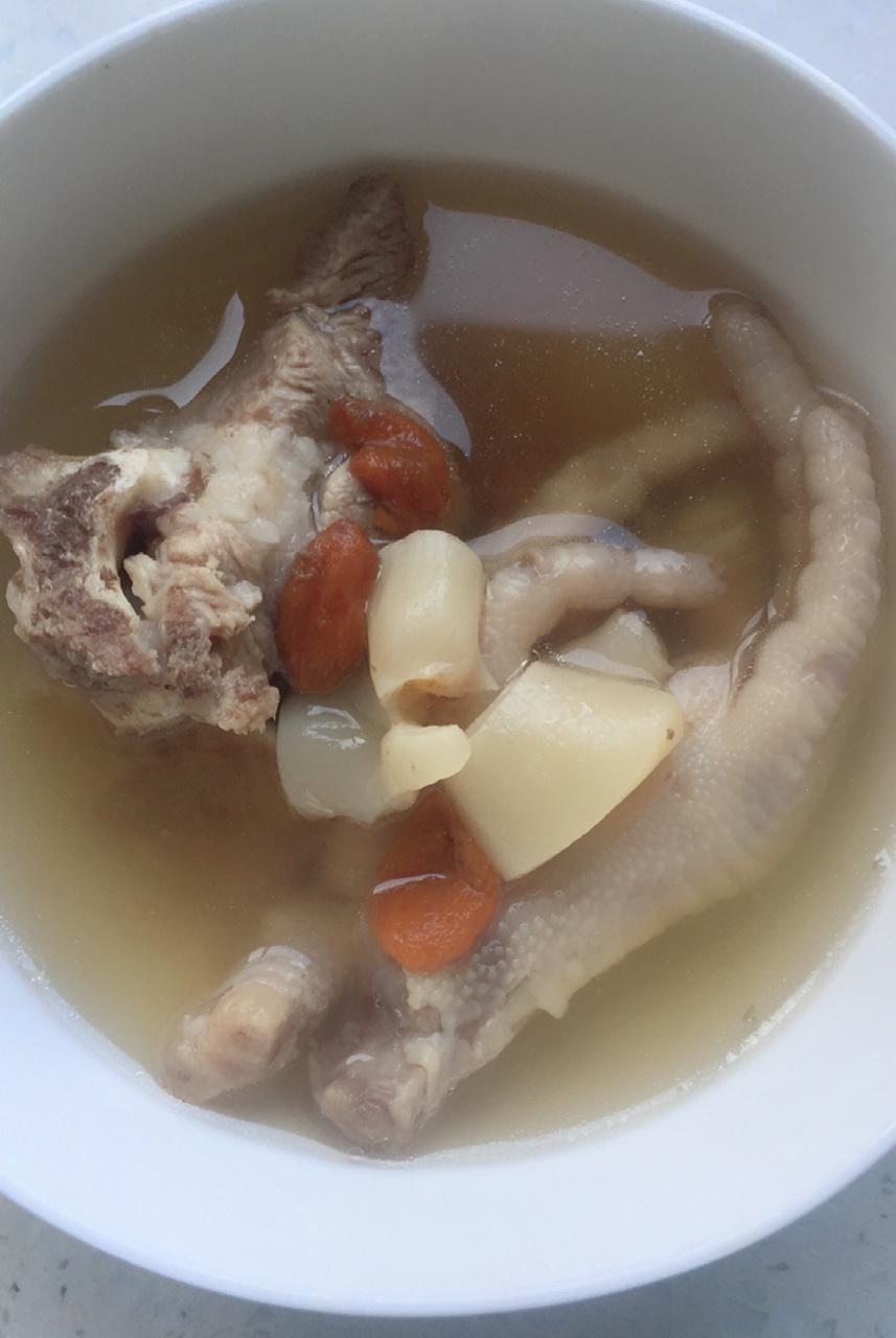 花胶鸡爪汤