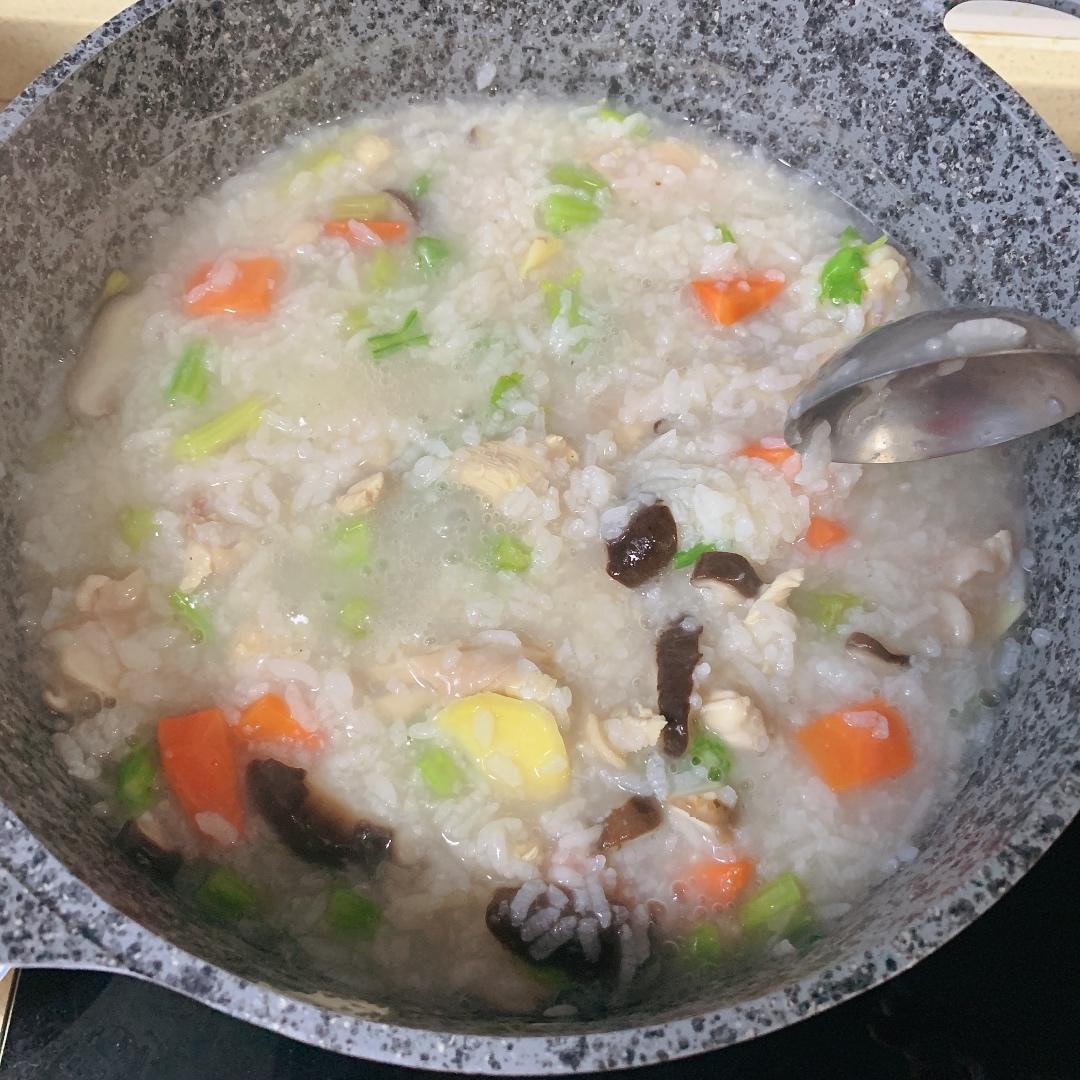 香菇鸡肉蔬菜粥
