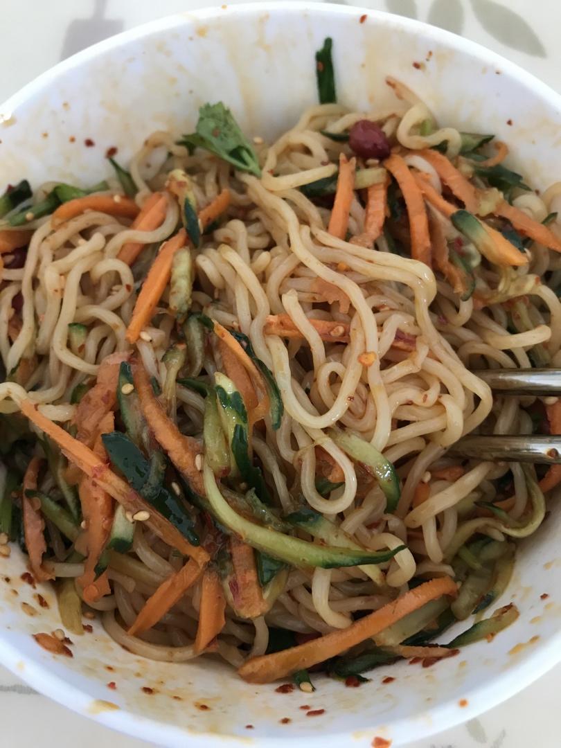 巨好吃㊙️酸辣凉拌面❗️十分钟搞定，简单快手❗️