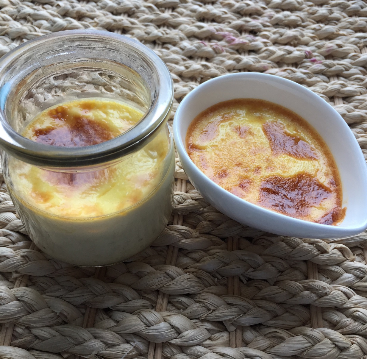 Crèmebrulée。法式烤布雷。焦糖布丁。