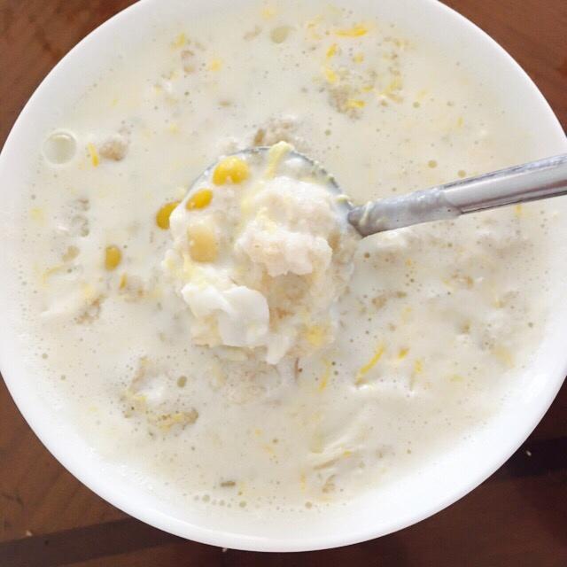 燕麦牛奶玉米鸡蛋粥