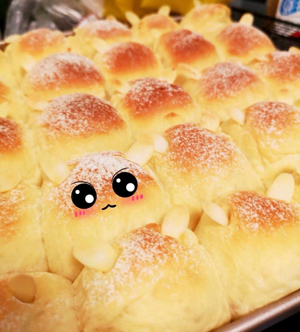 挤挤小面包--跟风搓面团