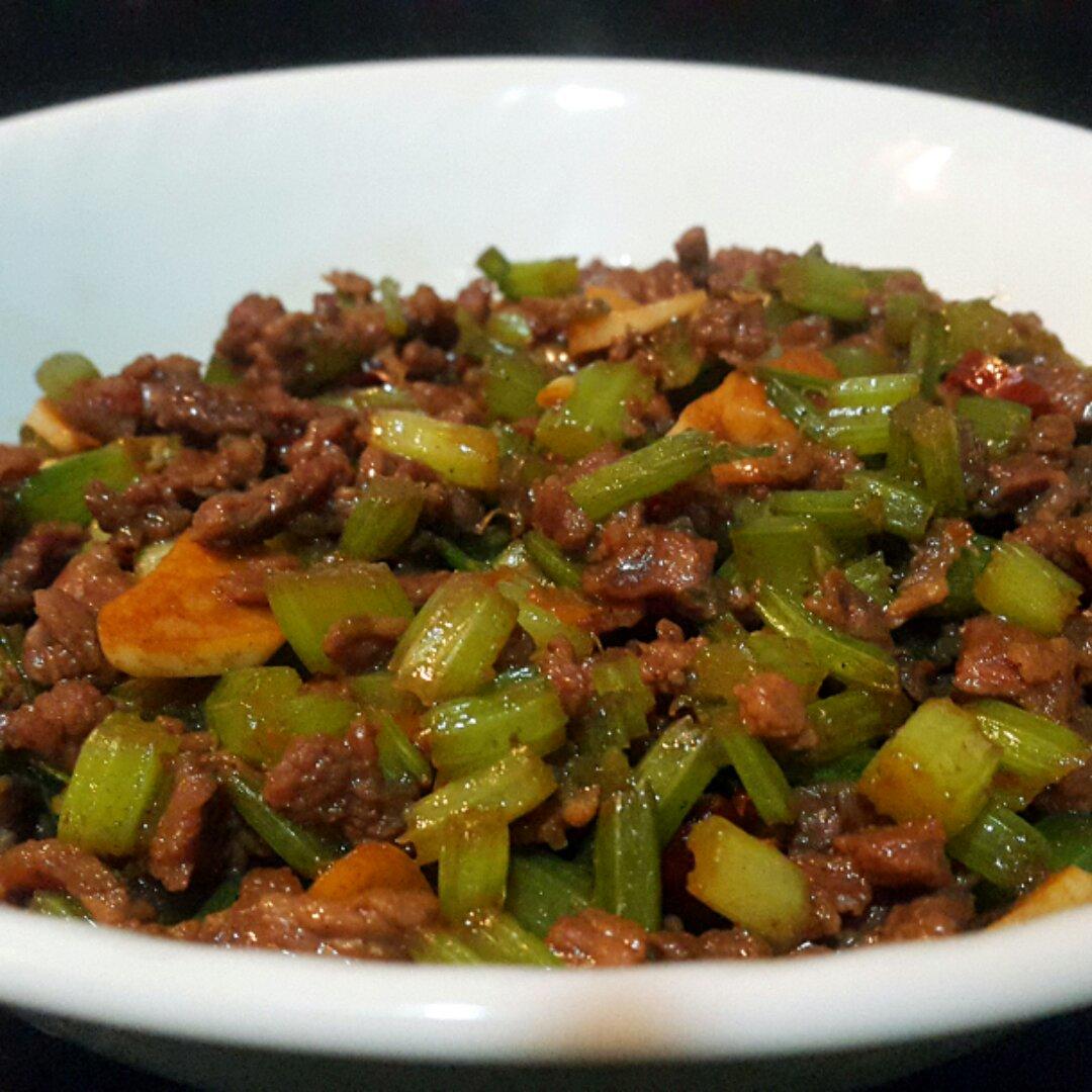 芹菜牛肉末「下饭神器」