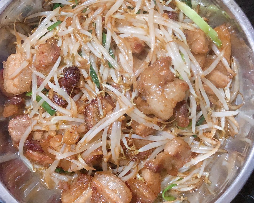 简单又超级下饭的豆芽炒五花肉