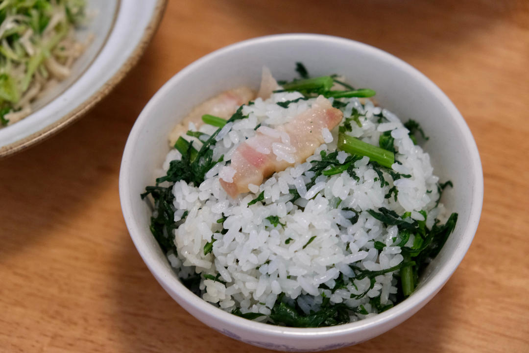 连吃三碗的茼蒿菜饭