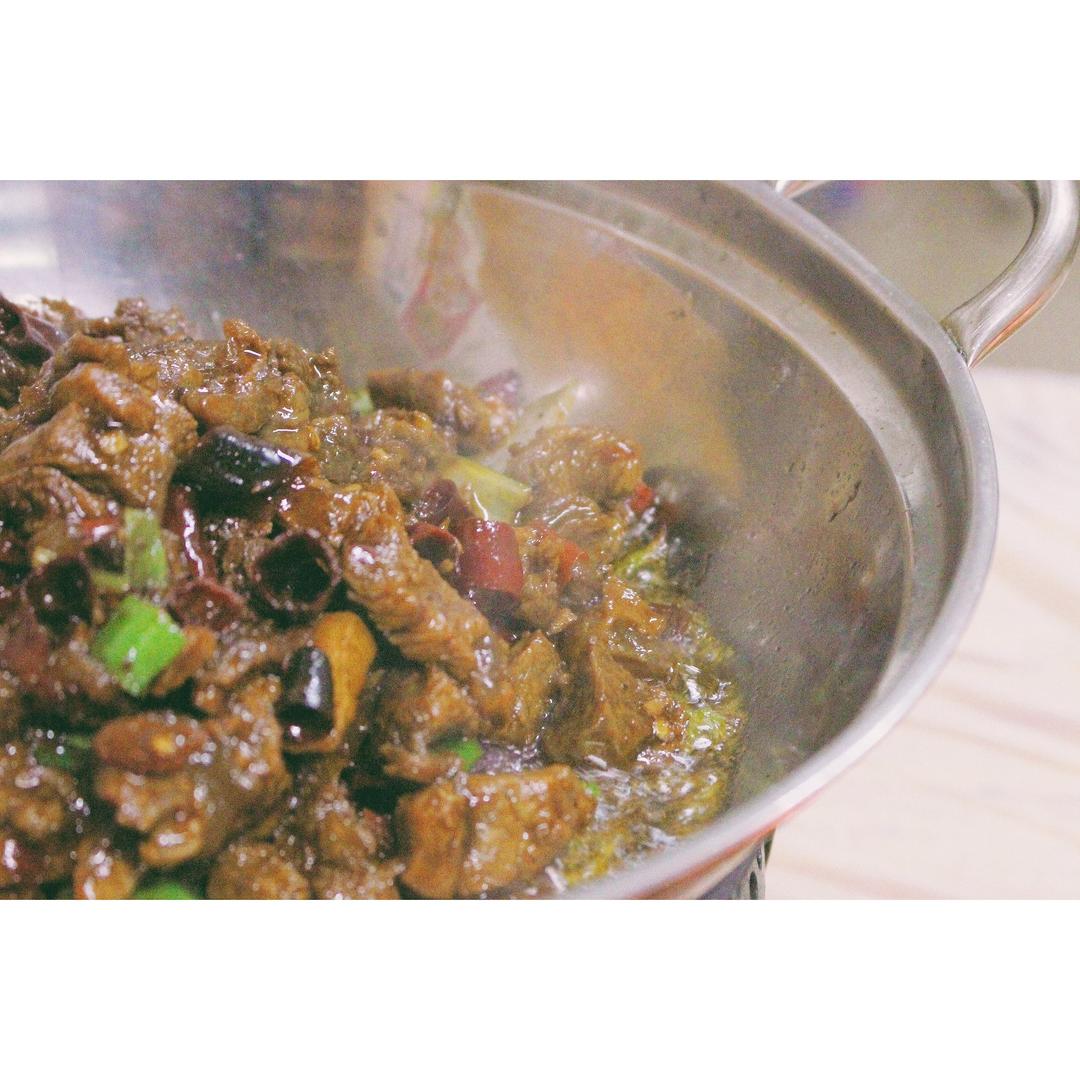 香辣牛腩煲