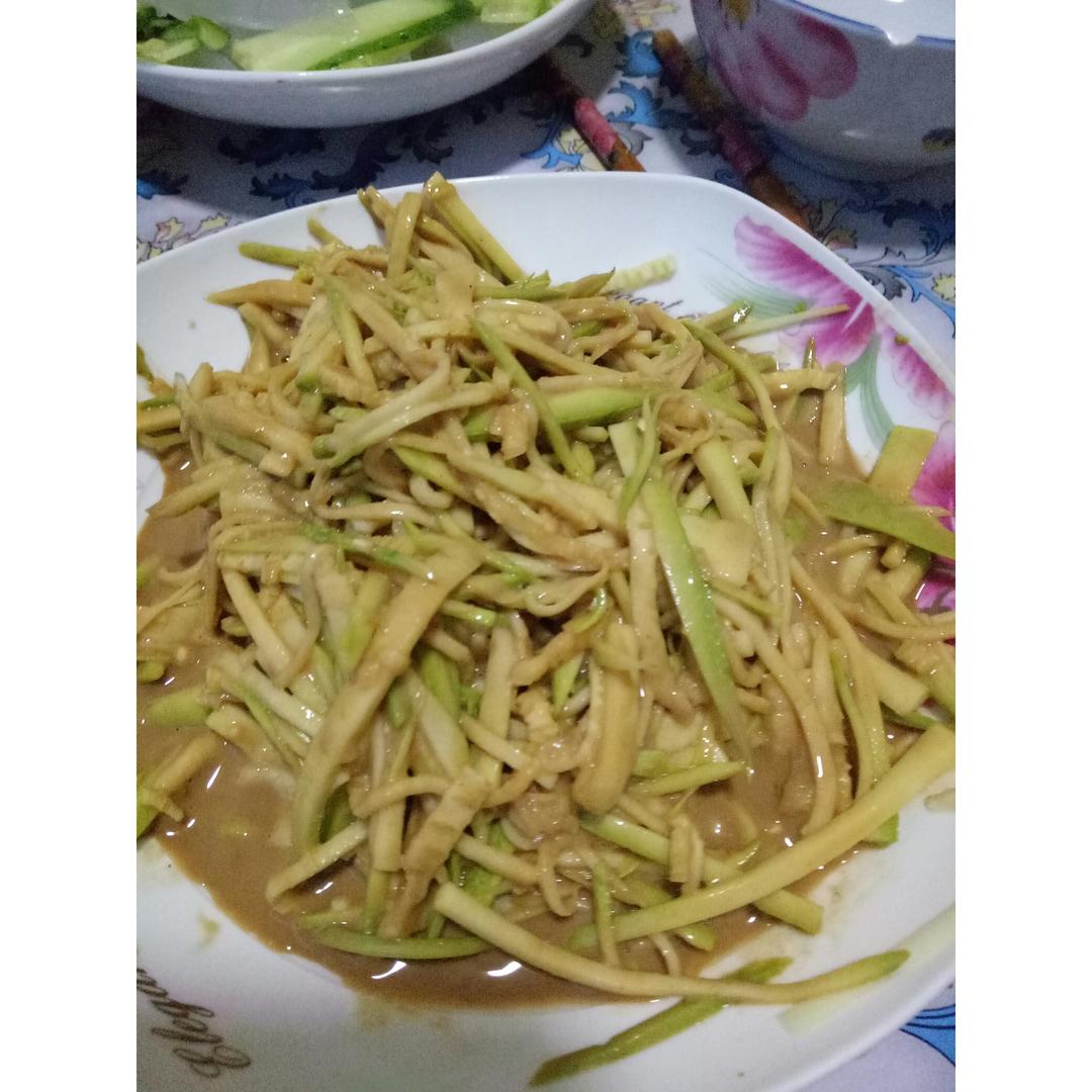 芝麻酱拌西葫芦丝