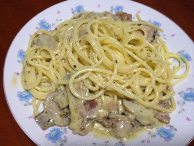奶油培根蘑菇意面