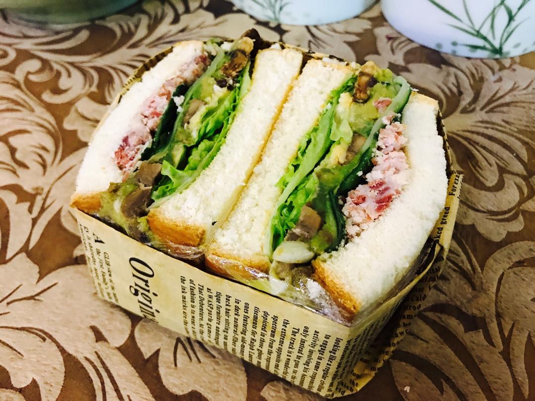 如何做超厚的沼三明治~详细tip！牛油果鸡蛋午餐肉三明治~