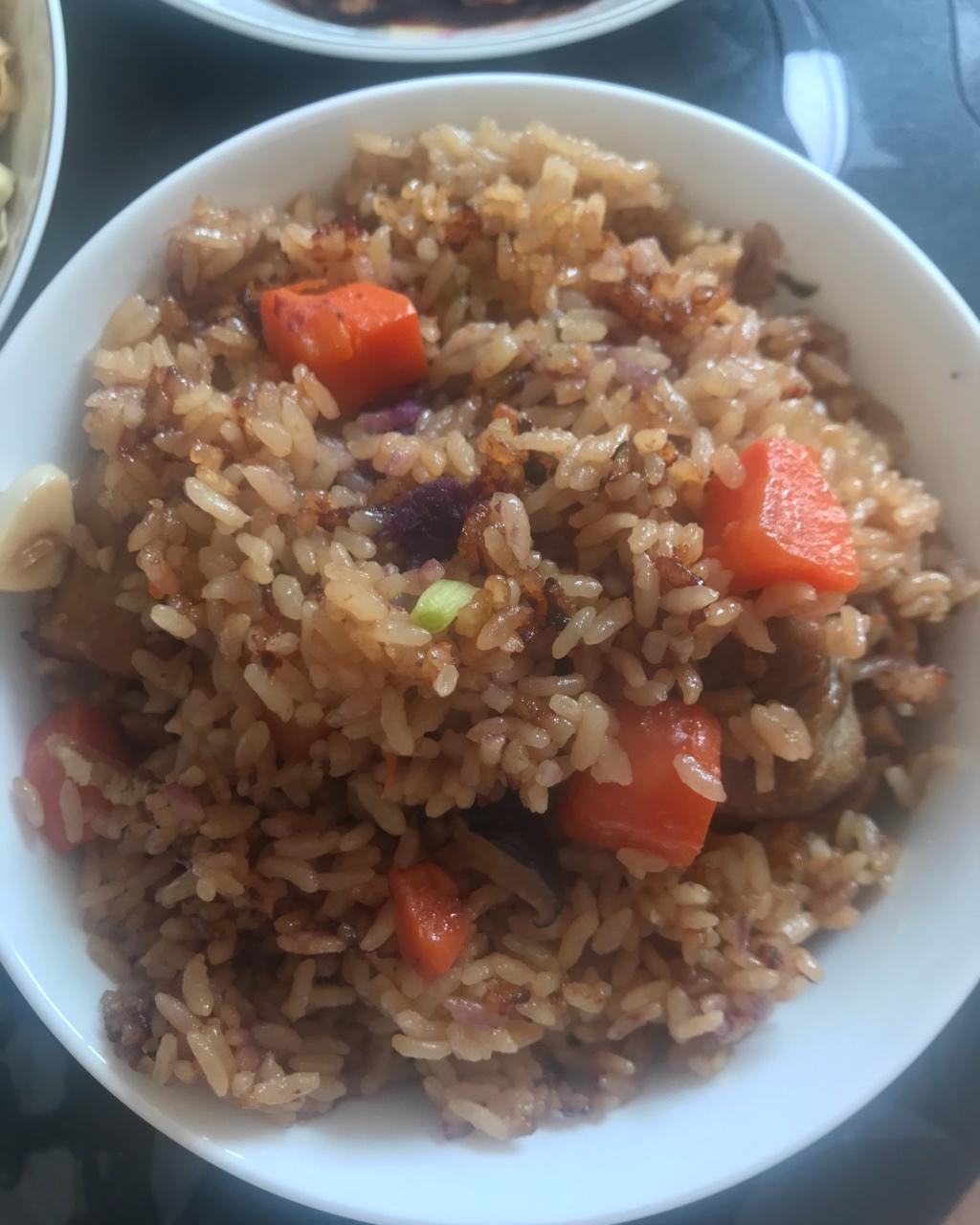 喷香排骨焖饭（爆好吃）