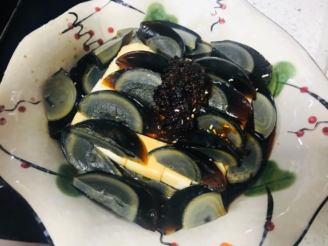 凉拌皮蛋豆腐
