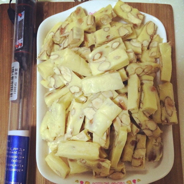 杏仁牛奶硬糖
