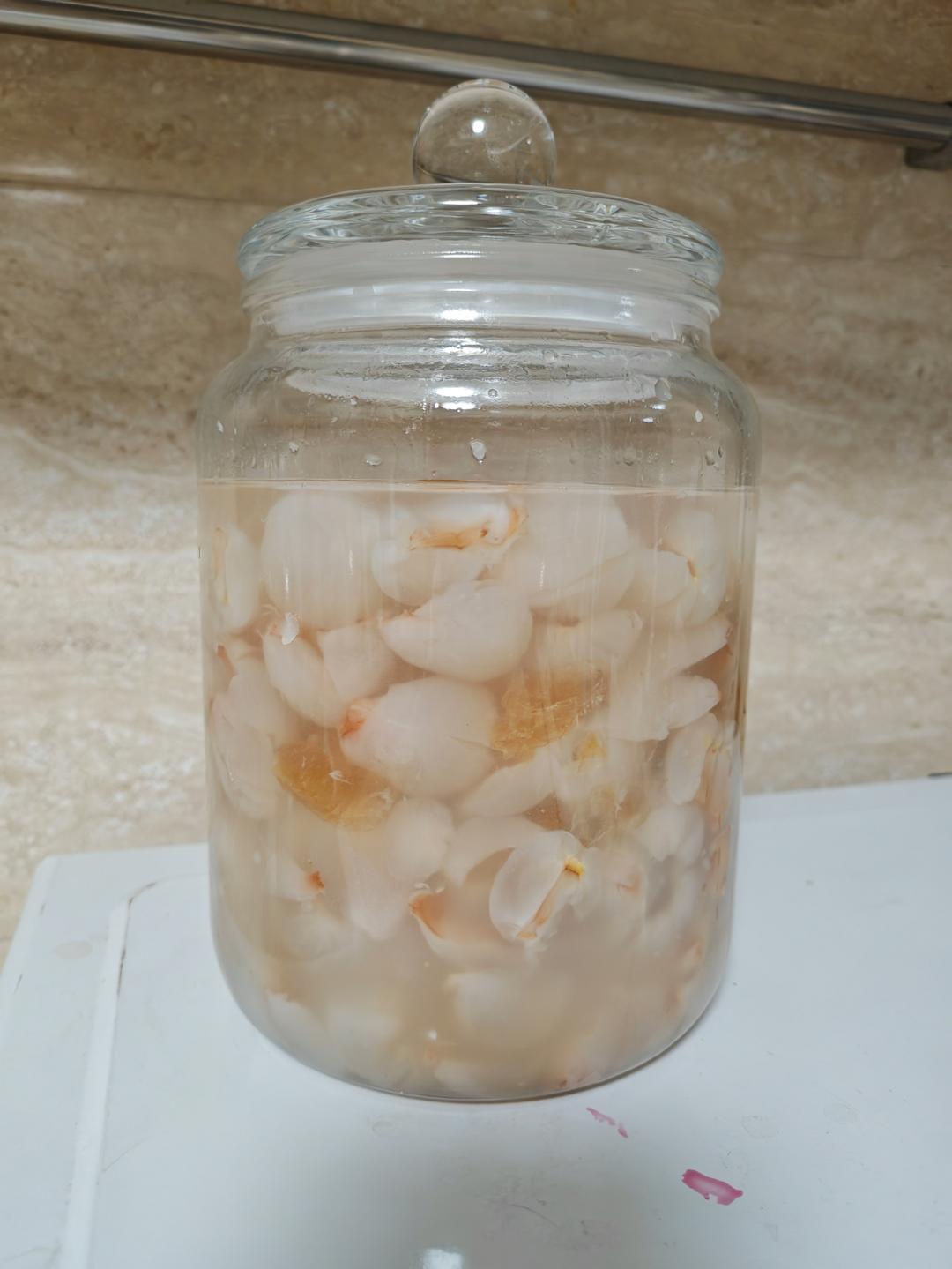 自制高颜值荔枝酒