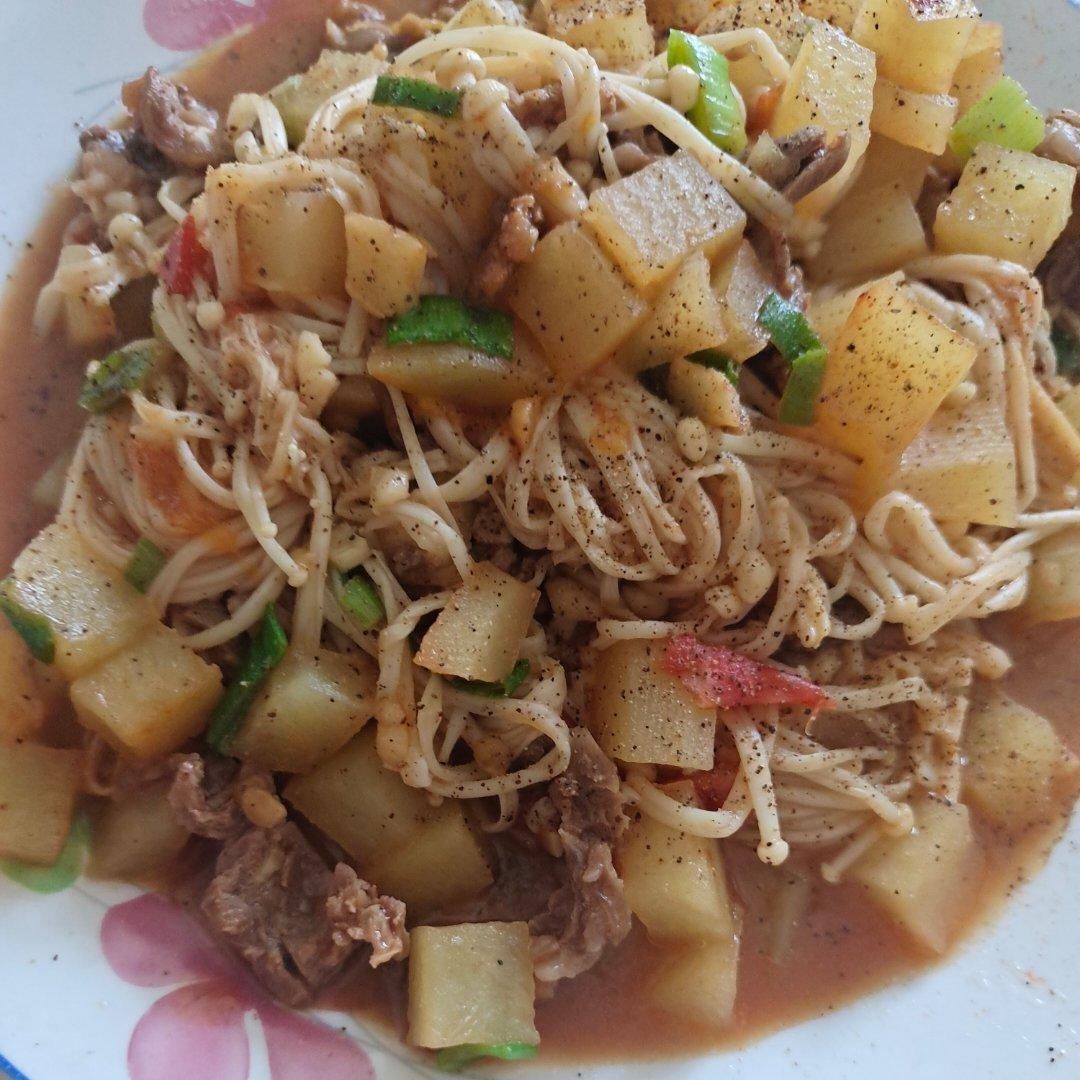 汤汁浓郁！好喝到汤汁都不剩的番茄土豆肥牛汤