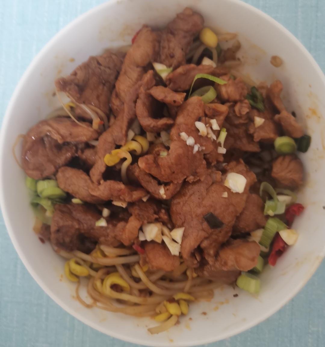 跟四川朋友学的水煮肉片 这也太香了！！