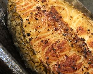 金猫咪食堂-香煎银鳕鱼的做法 步骤6