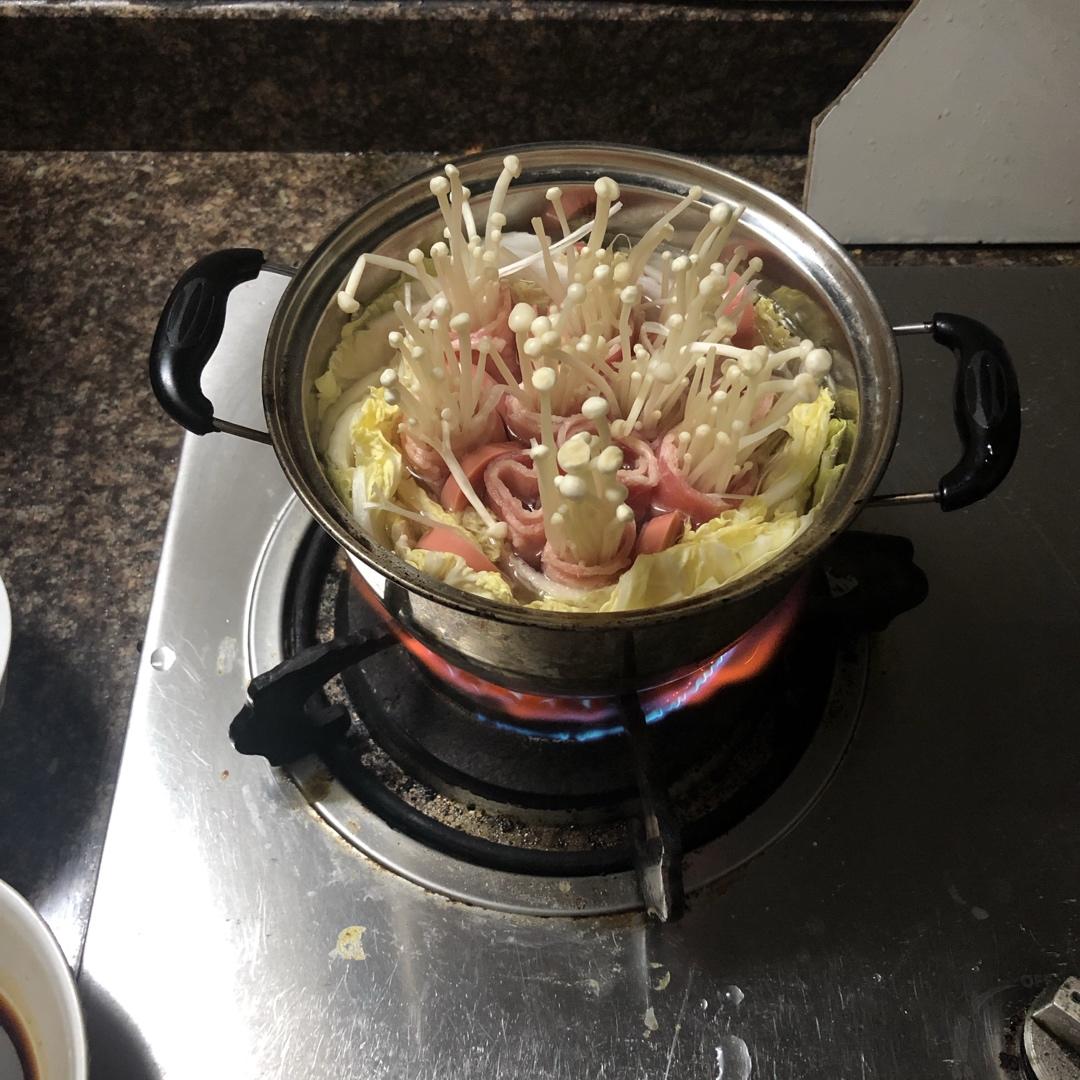 番茄金针菇肥牛汤