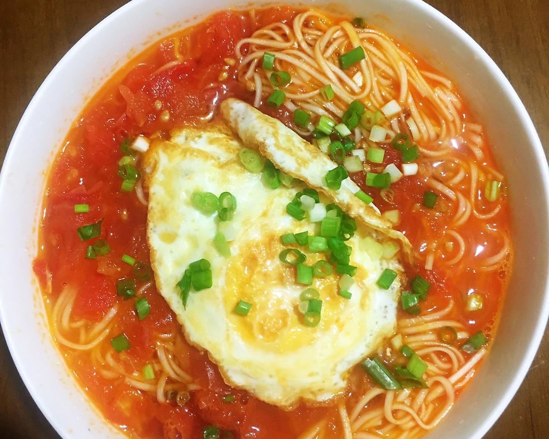 番茄鸡蛋面（煎蛋茄汁版）