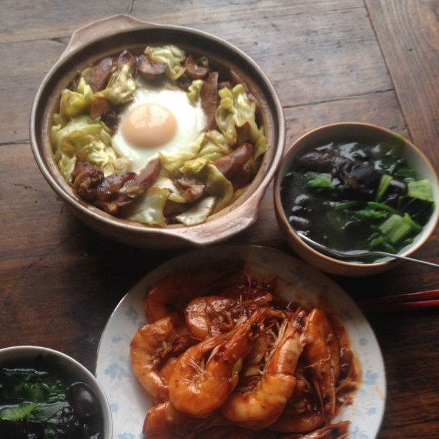 广式腊味煲仔饭