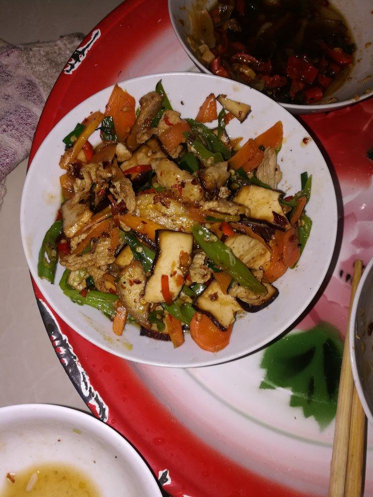 辣椒炒卤豆腐