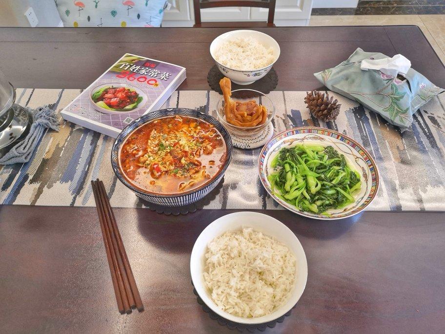 水煮牛肉：《中餐厅》张亮拿手菜（视频菜谱）