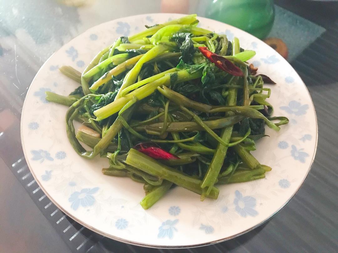 炝炒空心菜（不黑的秘密）