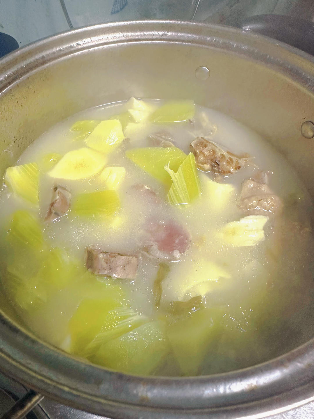 冬笋莲藕咸鹅煲