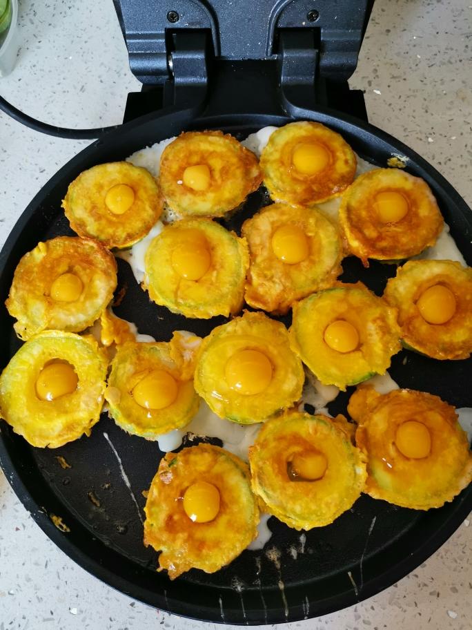 长个子的鹌鹑蛋煎饼