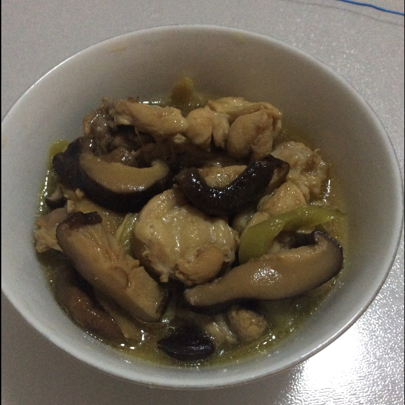 香菇炖鸡汤