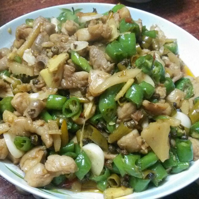 青椒辣子鸡丁