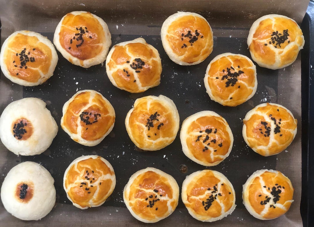 免揉免松弛超快手不破酥不混酥的蛋黄酥—新手一看包会