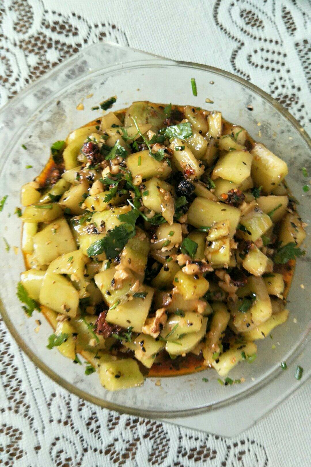 超级好吃的凉拌拍黄瓜